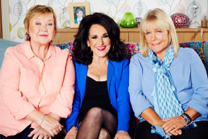 Birds Of A Feather. Image shows from L to R: Sharon Theodopolopodous (Pauline Quirke), Dorien Green (Lesley Joseph), Tracey Stubbs (Linda Robson). Copyright: Alomo Productions / Retort