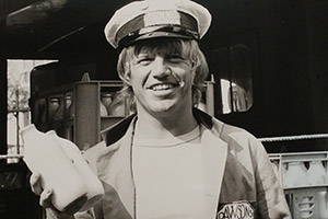 Bottle Boys. Dave Deacon (Robin Askwith). Copyright: London Weekend Television