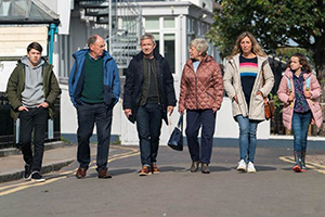 Breeders. Image shows from L to R: Luke (Alex Eastwood), Jim (Alun Armstrong), Paul (Martin Freeman), Ally (Daisy Haggard), Jackie (Joanna Bacon), Ava (Eve Prenelle). Copyright: Avalon Television