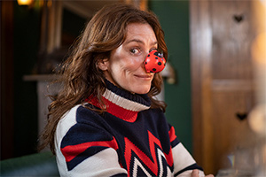 Comic Relief. Woman Who Cuts Hair (Anna Friel). Copyright: BBC