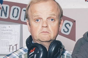 Detectorists. Lance Stater (Toby Jones). Copyright: Channel X / Lola Entertainment