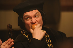 Drunk History. Thomas Cromwell (Mathew Horne). Copyright: Tiger Aspect Productions