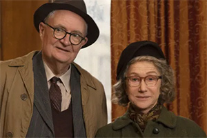 The Duke. Image shows from L to R: Kempton Bunton (Jim Broadbent), Dorothy Bunton (Helen Mirren)