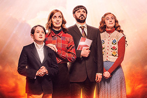 Everyone Else Burns. Image shows left to right: Harry Connor, Fiona Lewis (Kate O'Flynn), David Lewis (Simon Bird), Amy James-Kelly