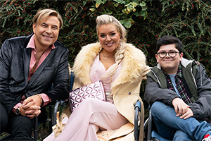 Gangsta Granny Strikes Again. Image shows left to right: Mike (David Walliams), Linda (Sheridan Smith), Ben (Archie Yates)