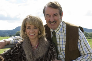 The Green Green Grass. Image shows from L to R: Marlene Boyce (Sue Holderness), Boycie (John Challis). Copyright: Shazam Productions