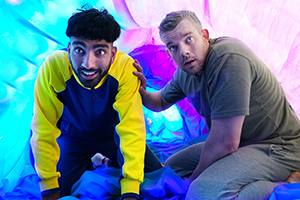 Juice. Image shows from L to R: Jamma (Mawaan Rizwan), Guy (Russell Tovey)