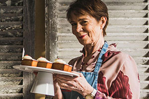 Love Sarah. Mimi (Celia Imrie)