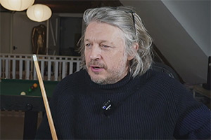 Me1 versus Me2 Snooker with Richard Herring. Richard Herring