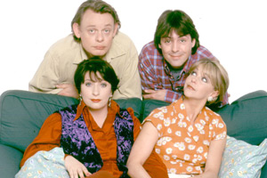 Men Behaving Badly. Image shows from L to R: Gary Strang (Martin Clunes), Dorothy (Caroline Quentin), Tony Smart (Neil Morrissey), Deborah (Leslie Ash). Copyright: Hartswood Films Ltd