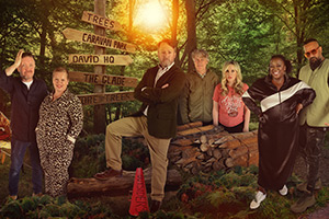 Outsiders. Image shows left to right: Chris McCausland, Laura Smyth, David Mitchell, Alan Davies, Roisin Conaty, Judi Love, Guz Khan