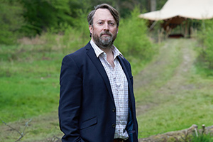 David Mitchell brings Outsiders back to Dave