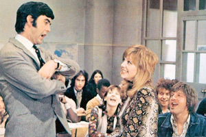 Please Sir!. Image shows from L to R: Bernard Hedges (John Alderton), Maureen Bullock (Liz Gebhardt), Sharon Eversleigh (Carol Hawkins), Dennis Dunstable (Peter Denyer), Eric Duffy (Peter Cleall). Copyright: Rank Organisation / ITV Studios