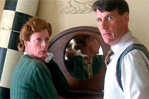 A Private Function. Image shows left to right: Joyce Chilvers (Maggie Smith), Gilbert Chilvers (Michael Palin)