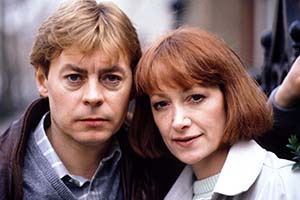 Shelley. Image shows from L to R: James Shelley (Hywel Bennett), Frances Smith/Shelley (Belinda Sinclair). Copyright: Thames Television