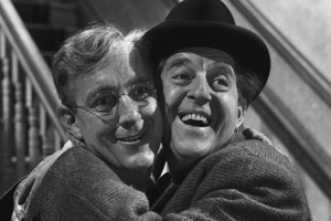 The Lavender Hill Mob. Image shows from L to R: Holland (Alec Guinness), Pendlebury (Stanley Holloway)