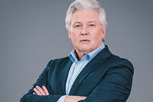 The Power Of Parker. Martin Parker (Conleth Hill)