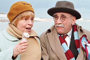 Till Death..... Image shows from L to R: Min (Patricia Hayes), Alf Garnett (Warren Mitchell). Copyright: Associated Television