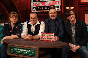 Al Murray's Great British Pub Quiz. Image shows from L to R: Kerry Godliman, Shaun Williamson, Al Murray, Ed Byrne. Copyright: Avalon Television