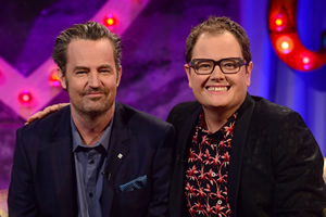 Alan Carr: Chatty Man. Image shows from L to R: Matthew Perry, Alan Carr. Copyright: Open Mike Productions