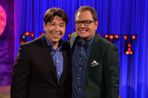 Alan Carr: Chatty Man. Image shows from L to R: Michael McIntyre, Alan Carr. Copyright: Open Mike Productions