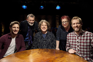 Alan Davies: As Yet Untitled. Image shows from L to R: Chris Martin, Tommy Tiernan, Alan Davies, Jo Brand, Alun Cochrane. Copyright: Phil McIntyre Entertainment