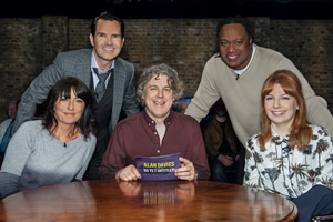 Alan Davies: As Yet Untitled. Image shows from L to R: Davina McCall, Jimmy Carr, Alan Davies, Reginald D Hunter, Alice Levine. Copyright: Phil McIntyre Entertainment