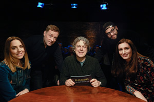 Alan Davies: As Yet Untitled. Image shows from L to R: Melanie Chisholm, Ardal O'Hanlon, Alan Davies, Jamali Maddix, Jessica Knappett. Copyright: Phil McIntyre Entertainment