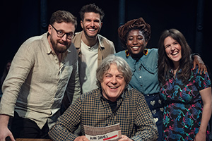 Alan Davies: As Yet Untitled. Image shows from L to R: John Kearns, Joel Dommett, Alan Davies, Sophie Duker, Rosie Jones. Copyright: Phil McIntyre Entertainment