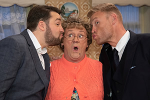 All Round To Mrs. Brown's. Image shows from L to R: Jason Manford, Mrs Brown (Brendan O'Carroll), Andrew Flintoff