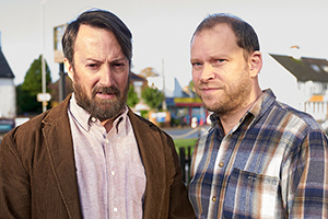 Back. Image shows from L to R: Stephen (David Mitchell), Andrew (Robert Webb)
