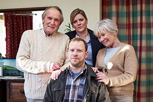 Back. Image shows from L to R: Phil (Clive Francis), Andrew (Robert Webb), Alison (Olivia Poulet), Wendy (Penny Ryder)