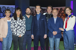 The Big Fat Quiz Of Everything. Image shows from L to R: Mel Giedroyc, Claudia Winkleman, David Mitchell, Jimmy Carr, Jonathan Ross, Bob Mortimer, Kristen Schaal. Copyright: Hot Sauce