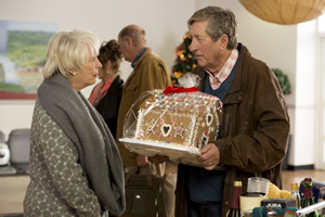 Boomers. Image shows from L to R: Joyce (Alison Steadman), Alan (Philip Jackson). Copyright: Hat Trick Productions