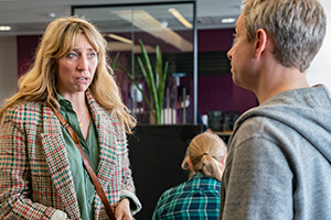 Breeders. Image shows from L to R: Ally (Daisy Haggard), Paul (Martin Freeman). Copyright: Avalon Television