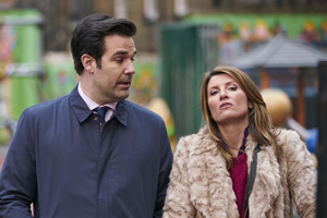 Catastrophe. Image shows from L to R: Rob (Rob Delaney), Sharon (Sharon Horgan). Copyright: Avalon Television