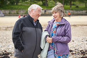 The Cockfields. Image shows from L to R: Ray (Gregor Fisher), Sue (Sue Johnston)