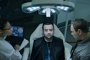 Code 404. Image shows from L to R: Dr Alison Parfit (Amanda Payton), DI John Major (Daniel Mays), DI Roy Carver (Stephen Graham)