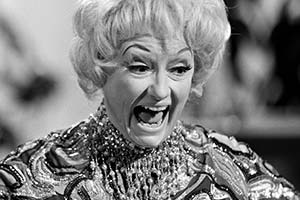 Comedy Legends. Phyllis Diller. Copyright: 3DD