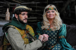 Drunk History. Image shows from L to R: Robin Hood (Mathew Baynton), Maid Marian (Emma Bunton). Copyright: Tiger Aspect Productions