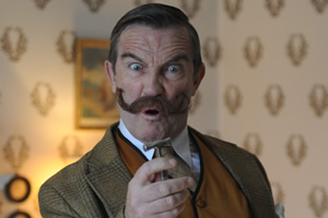 Drunk History. Sir Arthur Conan Doyle (Bradley Walsh). Copyright: Tiger Aspect Productions