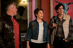 Episodes. Image shows from L to R: Matt LeBlanc (Matt LeBlanc), Beverly Lincoln (Tamsin Greig), Sean Lincoln (Stephen Mangan). Copyright: Hat Trick Productions