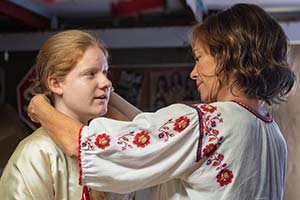 Frayed. Image shows from L to R: Tess Burbeck (Maggie Ireland-Jones), Jean (Kerry Armstrong). Copyright: Merman