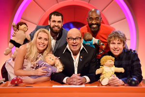 Harry Hill's Alien Fun Capsule. Image shows from L to R: Sara Pascoe, Kelvin Fletcher, Harry Hill, Patrick Robinson, Josh Widdicombe. Copyright: Nit TV