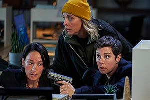 Hitmen. Image shows from L to R: The Accountant (Sian Clifford), Jamie (Mel Giedroyc), Fran (Sue Perkins). Copyright: Tiger Aspect Productions