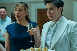 Hitmen. Image shows from L to R: Jamie (Mel Giedroyc), Fran (Sue Perkins). Copyright: Tiger Aspect Productions