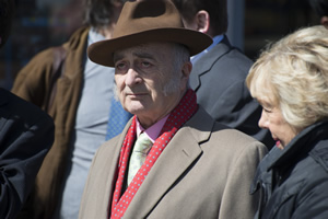 Man Down. Image shows from L to R: Deadalus (Tony Robinson), Mum (Gwyneth Powell). Copyright: Avalon Television