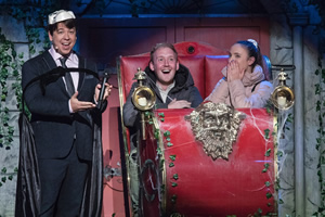 Michael McIntyre's Big Show. Image shows from L to R: Michael McIntyre, Daniel Walsh, Ailsa Walsh. Copyright: Hungry McBear