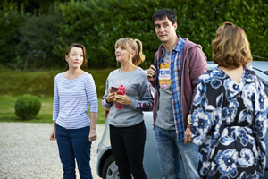 Mum. Image shows from L to R: Cathy (Lesley Manville), Kelly (Lisa McGrillis), Jason (Sam Swainsbury), Pauline (Dorothy Atkinson)