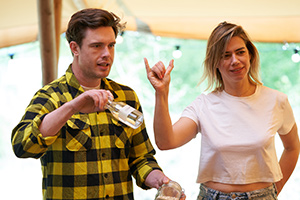 Outsiders. Image shows from L to R: Ed Gamble, Lou Sanders. Copyright: Renegade Pictures